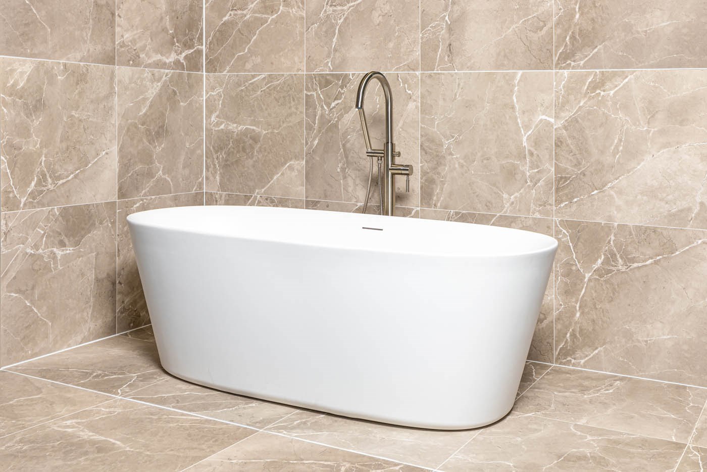 Bath width: various freestanding bath sizes