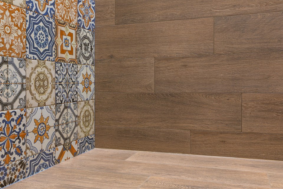 Portuguese tiles: Mediterranean wall tiles and wood effect tiles. Portuguese tiles: Mediterranean wall tiles and wood effect tiles.