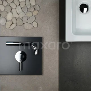 Schwarze Einbau-Waschbeckenarmatur mit verchromter Oberfläche, minimalistisches Design, perfekt für moderne Badezimmerstile.