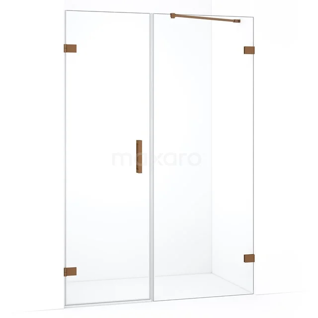 Glazen douchedeur met messing scharnieren en handgreep, minimalistisch design, ideaal voor een stijlvolle badkamer.