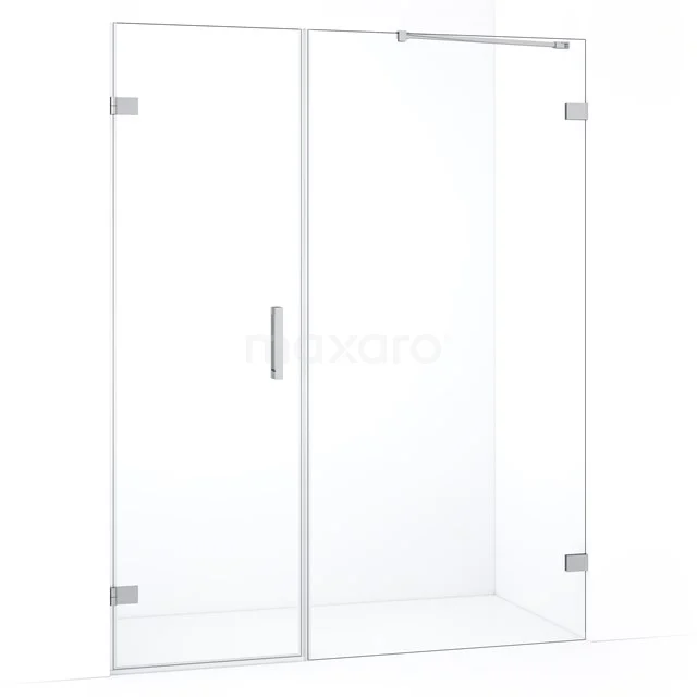 Heldere glazen douchewand met zilveren scharnieren en handgreep, modern design, ideaal voor een stijlvolle badkamer.