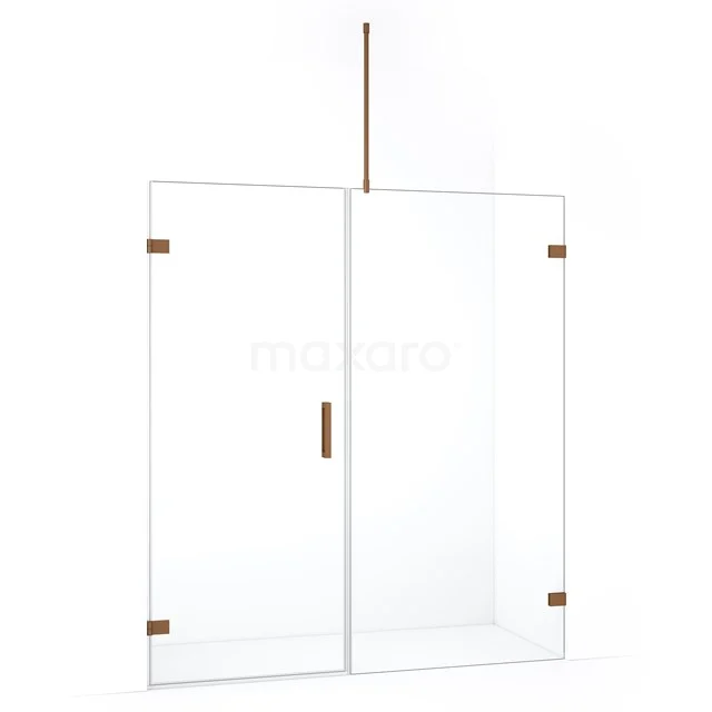 Douchewand met deur, helder glas, messing accenten, modern design, perfect voor luxe badkamerinterieur.