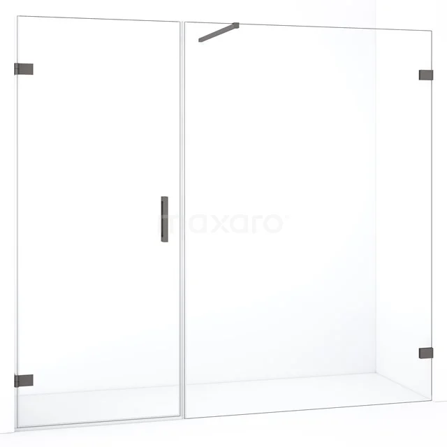 Transparante glazen douchewand met matzwarte accenten, modern design, ideaal voor een stijlvolle en ruime badkamerinrichting.