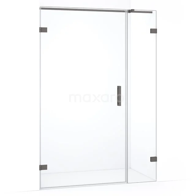 Glazen douchewand met scharnierdeur, helder veiligheidsglas, zilverprofiel, ideaal voor een moderne badkamerinrichting.