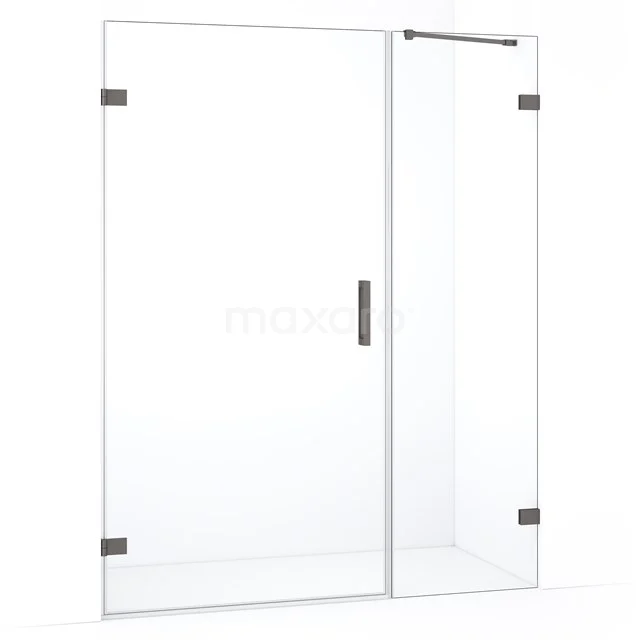Glazen douchewand met draaideur, helder glas, zwart metalen scharnieren; ideaal voor een moderne badkamer.