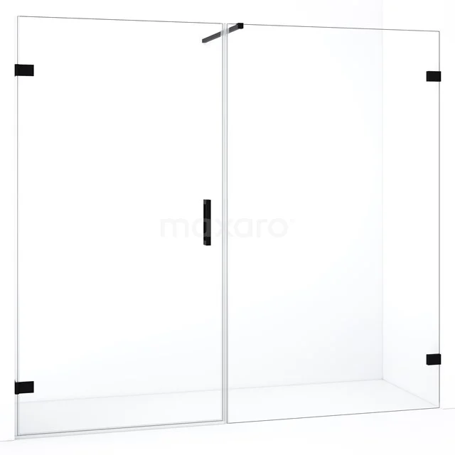 Glazen douchewand met deur, helder veiligheidsglas, zwart beslag, modern design, ideaal voor een stijlvolle badkamerinrichting.