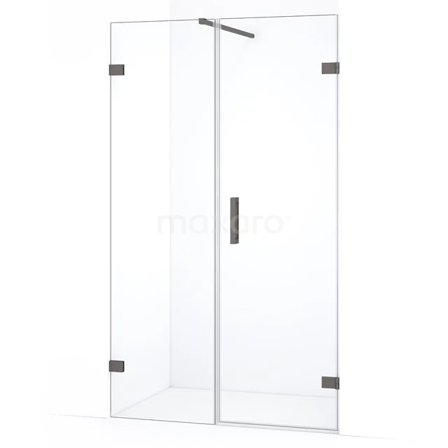 Glazen douchecabine met strakke RVS-scharnieren en deurknop, modern ontwerp voor elke badkamer.