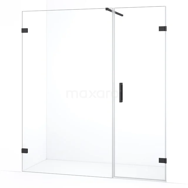Glazen douchewand met deur, transparant, zwart metalen scharnieren en handgreep; modern badkamerdesign.