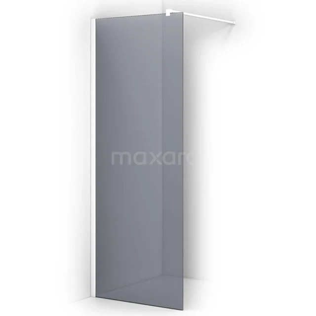 Graue begehbare Duschwand aus Glas, matte Oberfläche, modernes Design; ideal für ein stilvolles und minimalistisches Badezimmer.