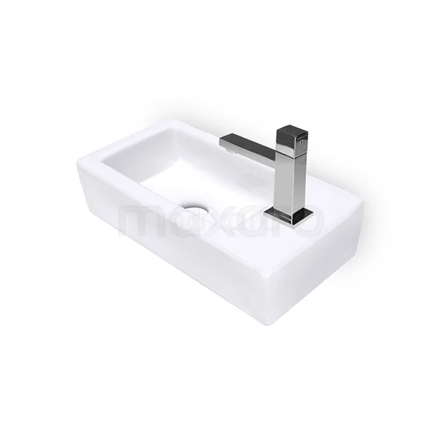 Rechteckiges weißes keramisches Waschbecken mit modernem Chromfarbenen Wasserhahn, perfekt für eine stilvolle Badezimmergestaltung.