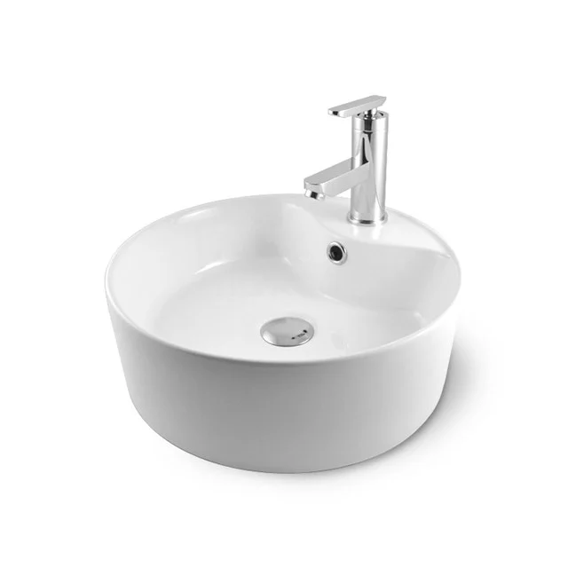 Runde weiße Waschbecken aus Keramik mit Chromarmatur, ideal für moderne Badezimmergestaltung.