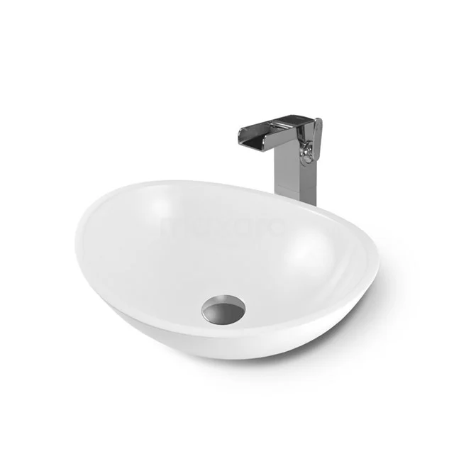 Weiße ovale Waschbecken aus Keramik mit chromarmatur, stilvolles Design für moderne Bäder.
