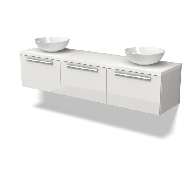 Witte zwevende badkamermeubelset met dubbele wastafelkommen, hoogglans afwerking en moderne chromen handgrepen.