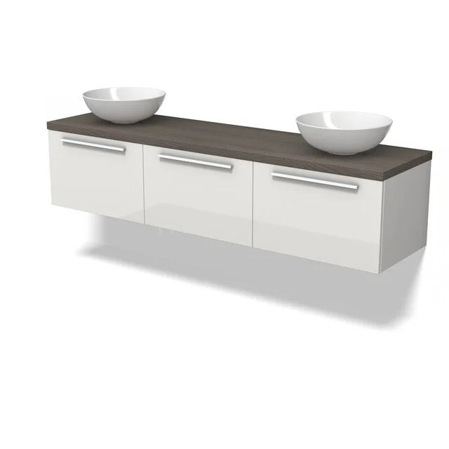 Wandhangend wit badkamermeubel met houten blad en twee opzetwaskommen, modern design met strakke lijnen.