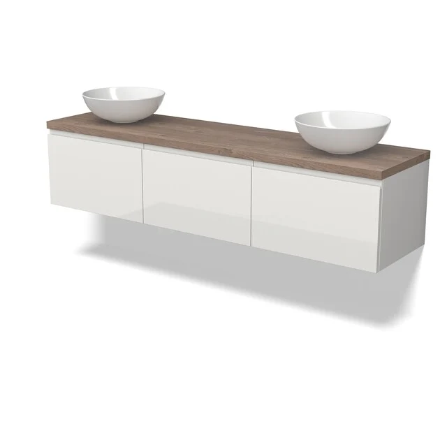 Zwevende badkamermeubelset met houten blad, witte kasten en twee ronde waskommen; stijlvol en modern design.