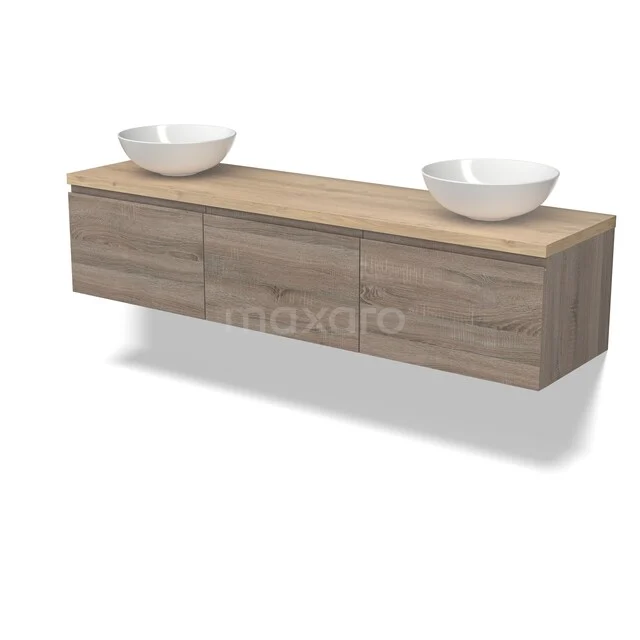Houten badkamermeubel met twee witte waskommen, zwevend design, plank in eikenlook, geschikt voor moderne badkamers.