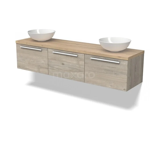 Houten wastafelmeubel met dubbele witte waskommen, moderne ladegrepen en zwevend ontwerp voor een stijlvolle badkamer.