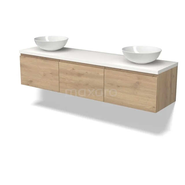 Houten badkamermeubel met drie lades en dubbel witte waskom, ideaal voor moderne badkamerinrichting.