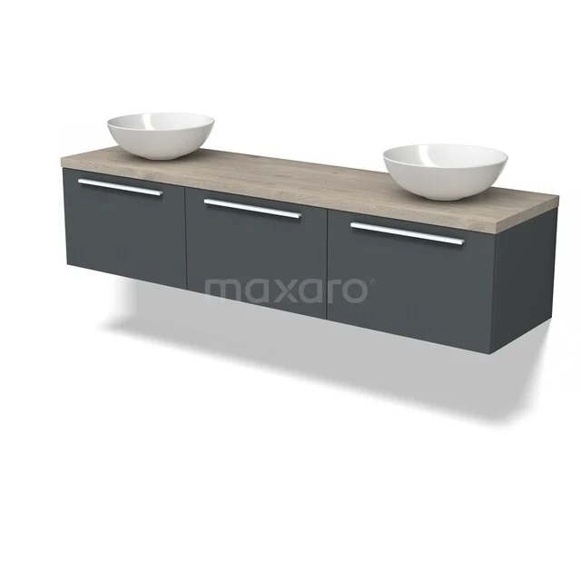 Donkergrijze badkamermeubelset met houtlook blad, twee witte waskommen en strakke metalen handgrepen.