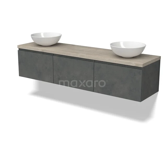 Grijs badkamermeubel met houtlook blad, dubbele witte waskom en strakke, moderne afwerking.