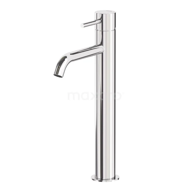Hoge chromen wastafelkraan met een slanke, rechte vorm voor moderne badkamers, geschikt voor opbouwkom en duurzaam gebruik.