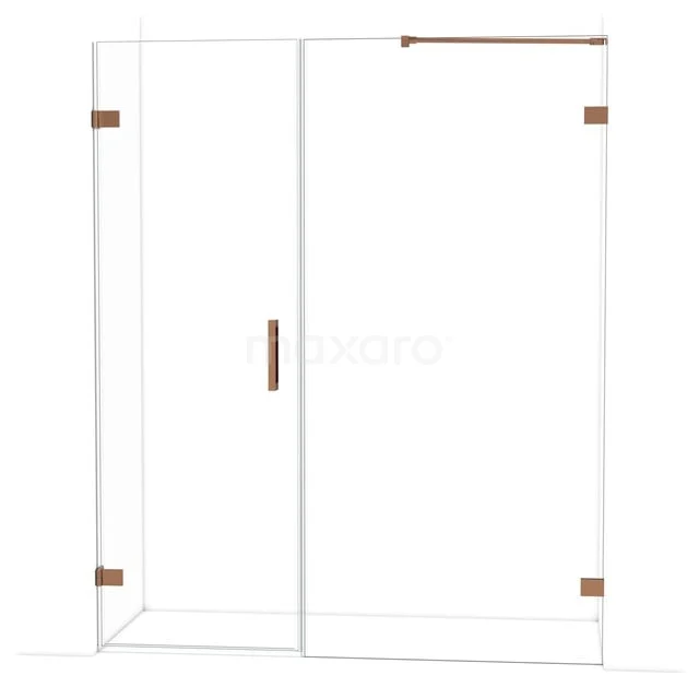 Inloopdouche met helder glas, goudkleurige details en minimalistisch design, ideale moderne toevoeging aan de badkamer.