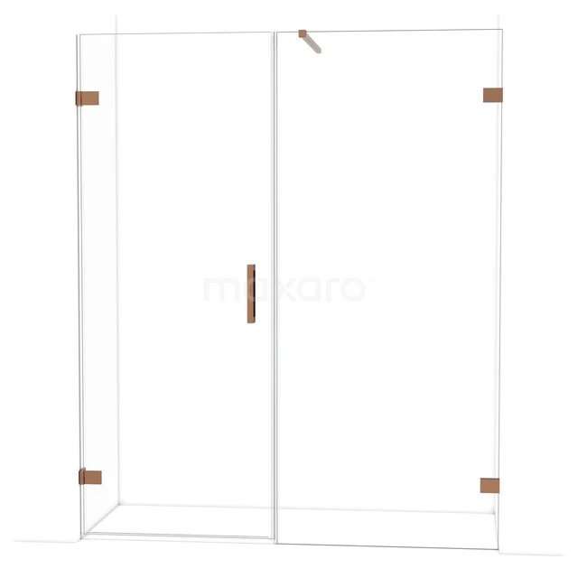 Glazen douchewand met koperkleurige scharnieren en handgreep, modern design voor stijlvolle badkamerinrichting.