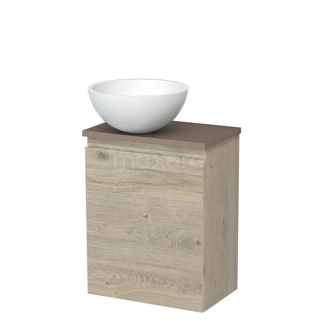 Badmöbel aus Eichenholz mit Aufsatzwaschbecken, kompakter Wandschrank in natürlicher Holzfarbe, ideal für kleine Bäder.