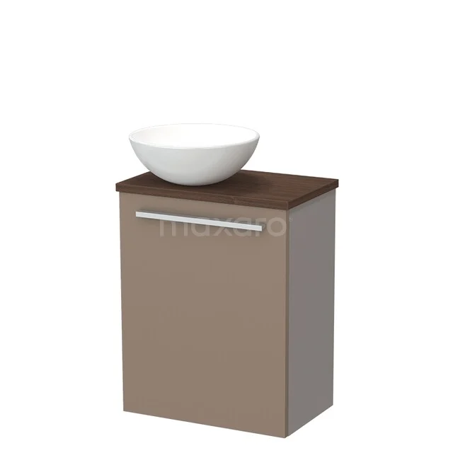 Bruine badkamerkast met modern design, keramische witte waskom en RVS handgreep. Compact en stijlvol voor kleine badkamers.