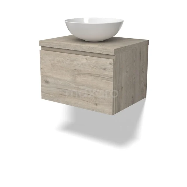 Houten badkamermeubel met naturel eiken look, compacte zwevende kast en wit keramische waskom voor een moderne badkamerstijl.