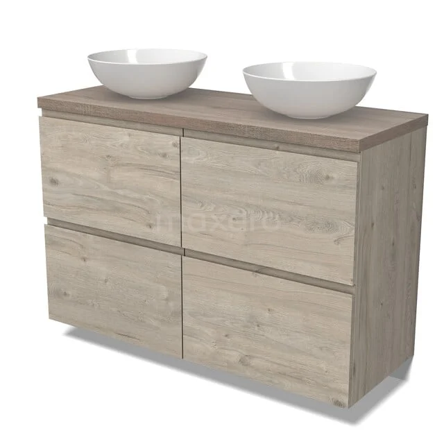 Houten badkamermeubel met dubbele wastafel, opbergvakken en een rustieke uitstraling, perfect voor een moderne badkamer.