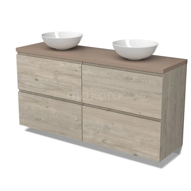 Houten badkamermeubel met dubbele waskom, naturel eiken uitstraling en modern design, perfect voor een stijlvolle badkamer.