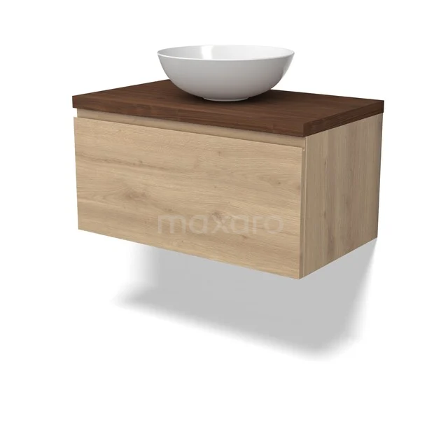 Houten badkamermeubel met wandmontage, donkerbruin blad en witte waskom; stijlvol voor een moderne badkamer.