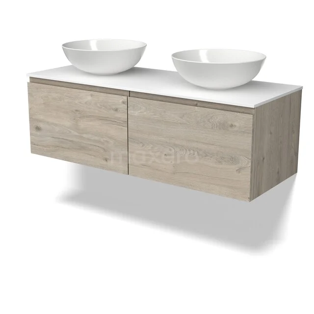 Houten badkamermeubel met dubbele waskom, zwevend ontwerp en moderne uitstraling, ideaal voor een stijlvolle badkamer.