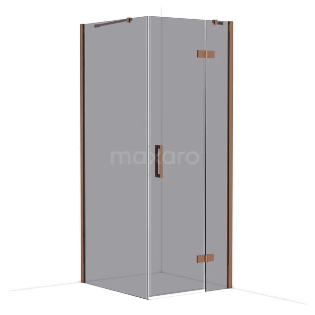 Hoekige glazen douchecabine met koperkleurige scharnieren, ideaal voor een moderne badkamerstijl.
