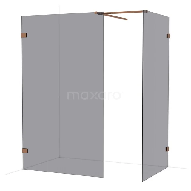 Matt Schwarz begehbare Dusche mit Klarglas und Messingakzenten, ideal für ein modernes Badezimmer.