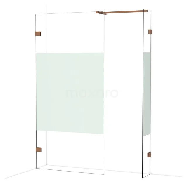 begehbare Dusche mit Klarglas und Messingakzenten, moderne Badezimmerwand mit Mattglasdetail für Privatsphäre.