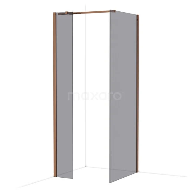 Douchecabine met mat glas en bronskleurige profielen, onderdeel van moderne badkamerinrichting.