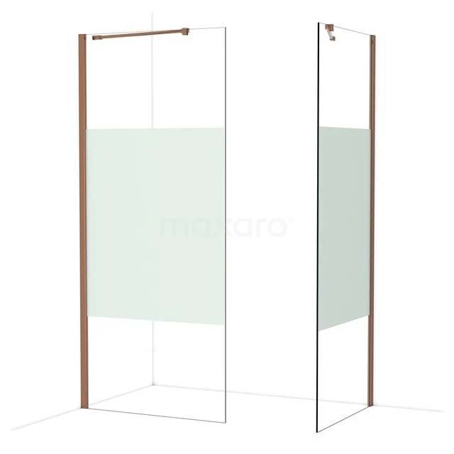 Transparante douchewand met matglas detail, roestvrijstalen frame en roségouden accenten, ideaal voor moderne badkamers.