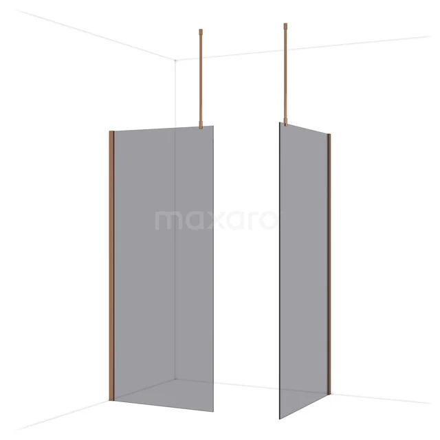 Matte grijze inloopdouchewand met minimalistisch design en koperkleurige profielen, ideaal voor een moderne badkamer.