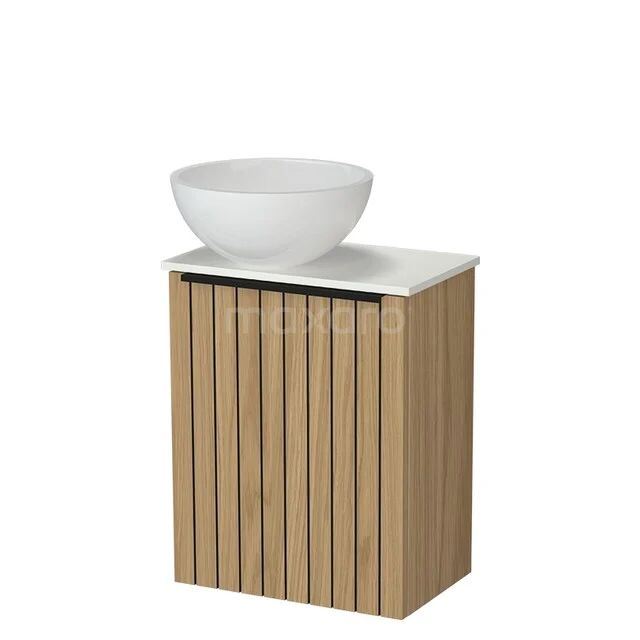 Wooden bathroom furniture with vertical slat structure and white washbasin, ideal for a modern bathroom design.
