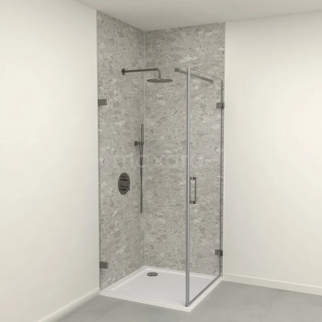 Moderne glazen inloopdouche met stenen wand en regendouche, perfect voor een stijlvolle badkamer.