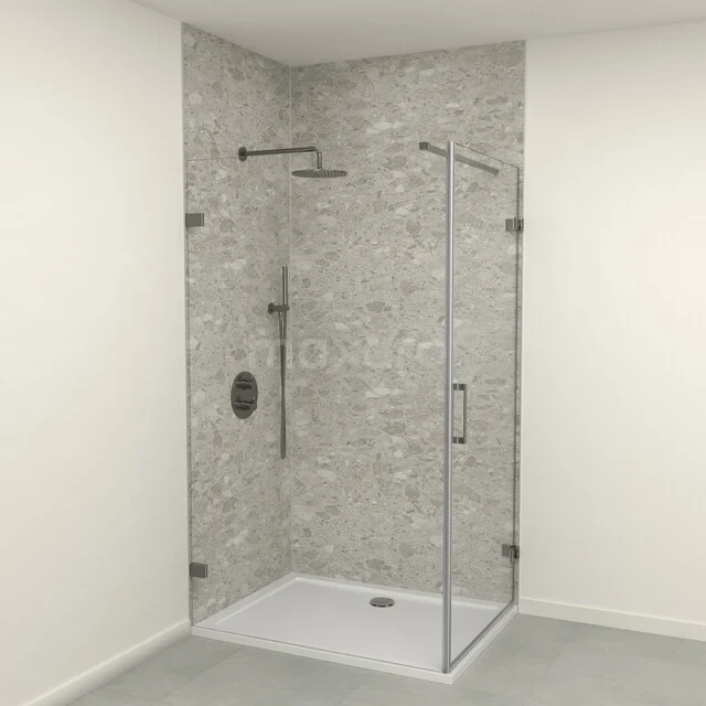 Moderne douchecabine met glazen wanden en natuursteen, ideaal voor een luxe badkamerinrichting.