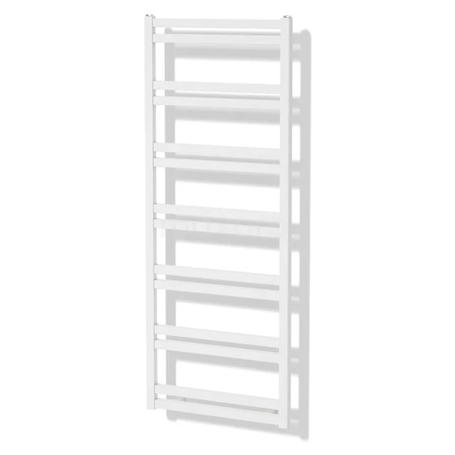 Weißer Handtuchheizkörper mit horizontalen Rohren, modernes Design, ideal zum Heizen und Trocknen im Badezimmer.