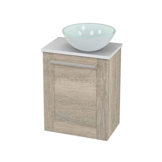 Kompakte Holz-Badmöbel mit Aufsatz-Waschbecken aus weißer Keramik, ideal für kleine Räume in einem modernen Badezimmerstil.