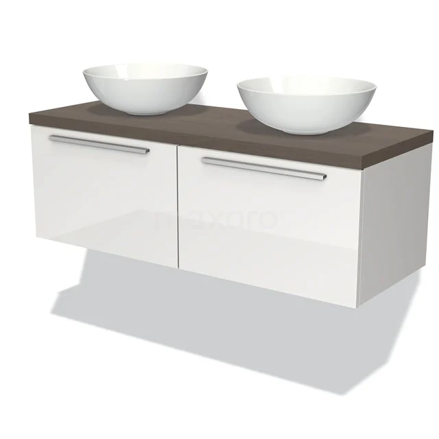 Weißes schwebendes Badezimmermöbel mit Holzlook Platte, zwei runden Waschbecken und schlichten metallischen Haltegriffen.