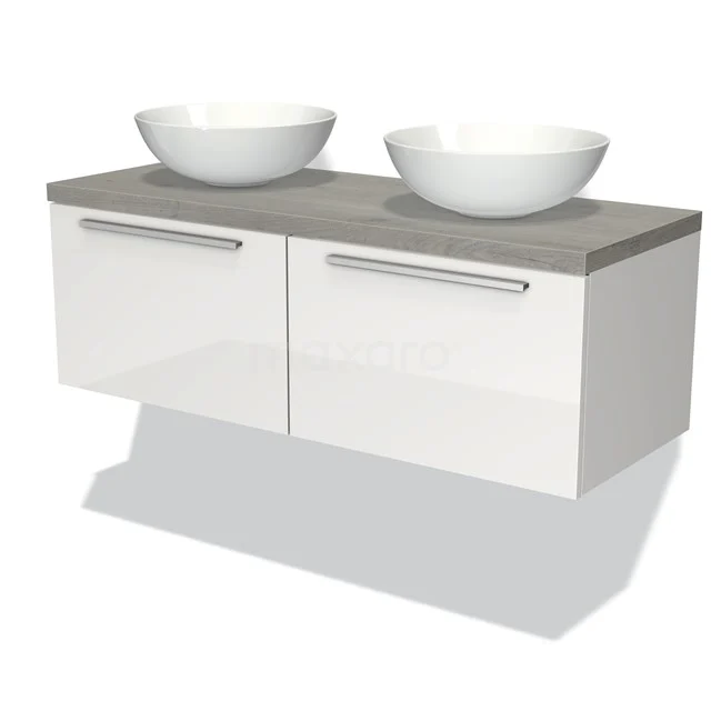 Weißes Badezimmermöbel mit grauer Platte, zwei Aufsatzwaschbecken und metallischen Haltegriffen, modernes und elegantes Design für Doppelwaschbecken.