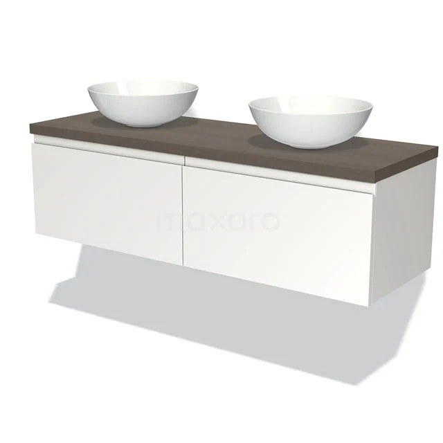 Weißes schwebendes Badezimmermöbel mit doppelten Aufsatzwaschbecken, Holzlook-Oberplatte, schlichtem Design und geräumigen Schubladen.