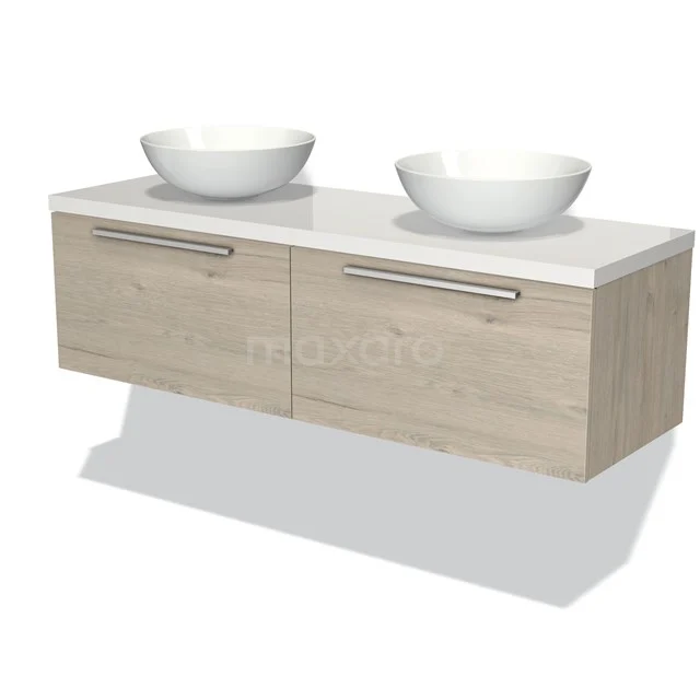 Holz schwebendes Badezimmermöbel mit zwei weißen Aufsatzwaschbecken und metallischen Haltegriffen, ideal für ein modernes Badezimmer.