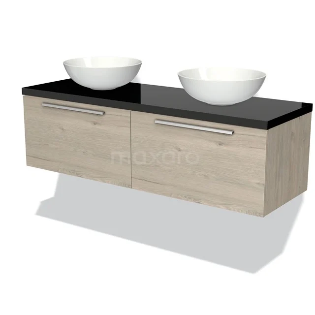 Hölzernes Badezimmermöbel mit zwei weißen Aufsatzwaschbecken, schwarzer Platte und Edelstahl Haltegriffen, ideal für moderne Bäder.